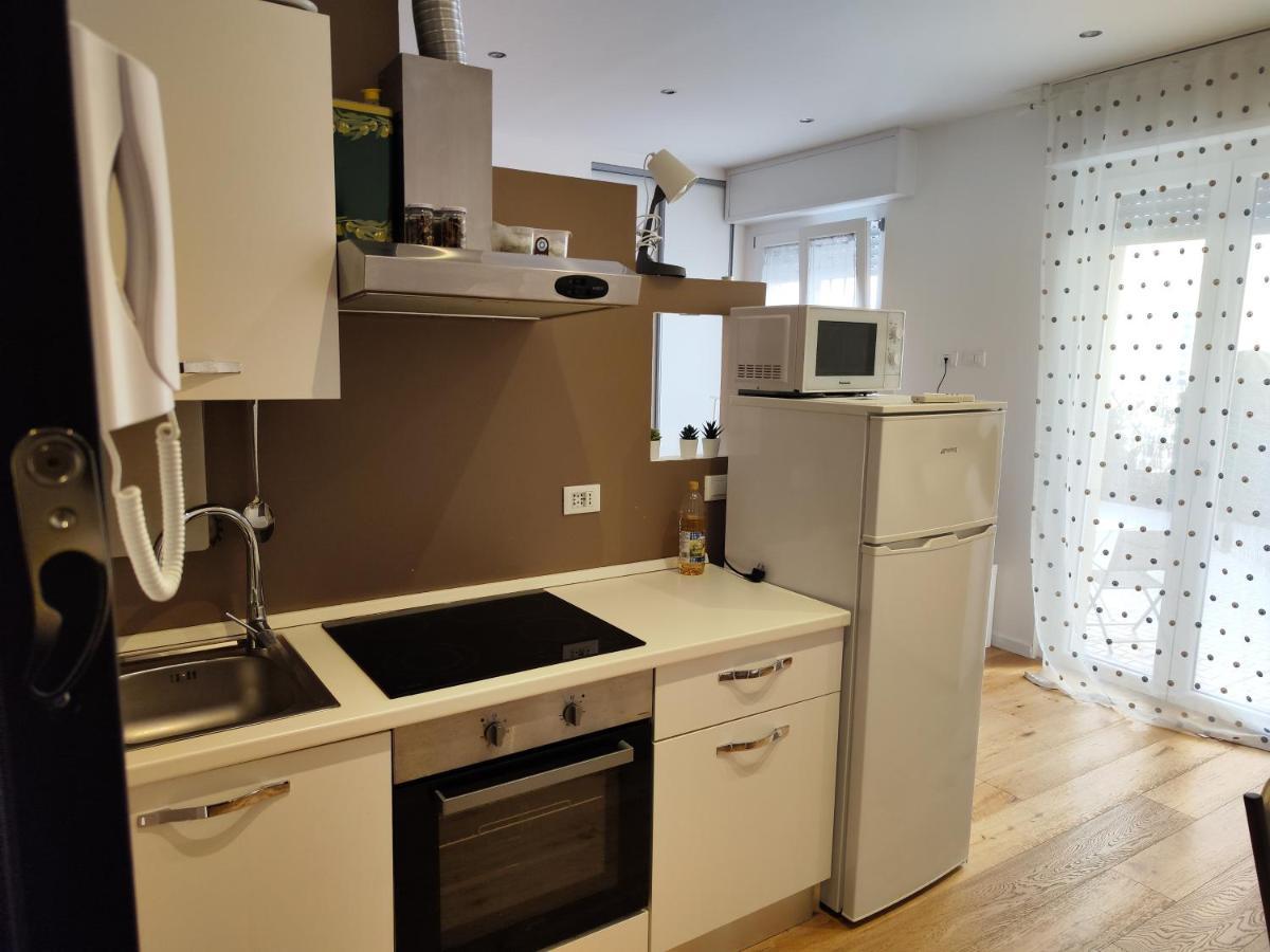 Ak Holidays Apartments 81 Болоня Екстериор снимка