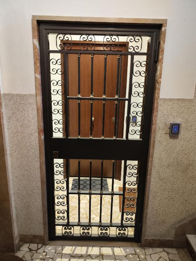 Ak Holidays Apartments 81 Болоня Екстериор снимка